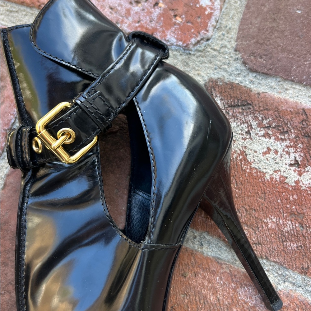 Rare Louis Vuitton black Patent leather  38.platform cut out booties. - Picture 17 of 17